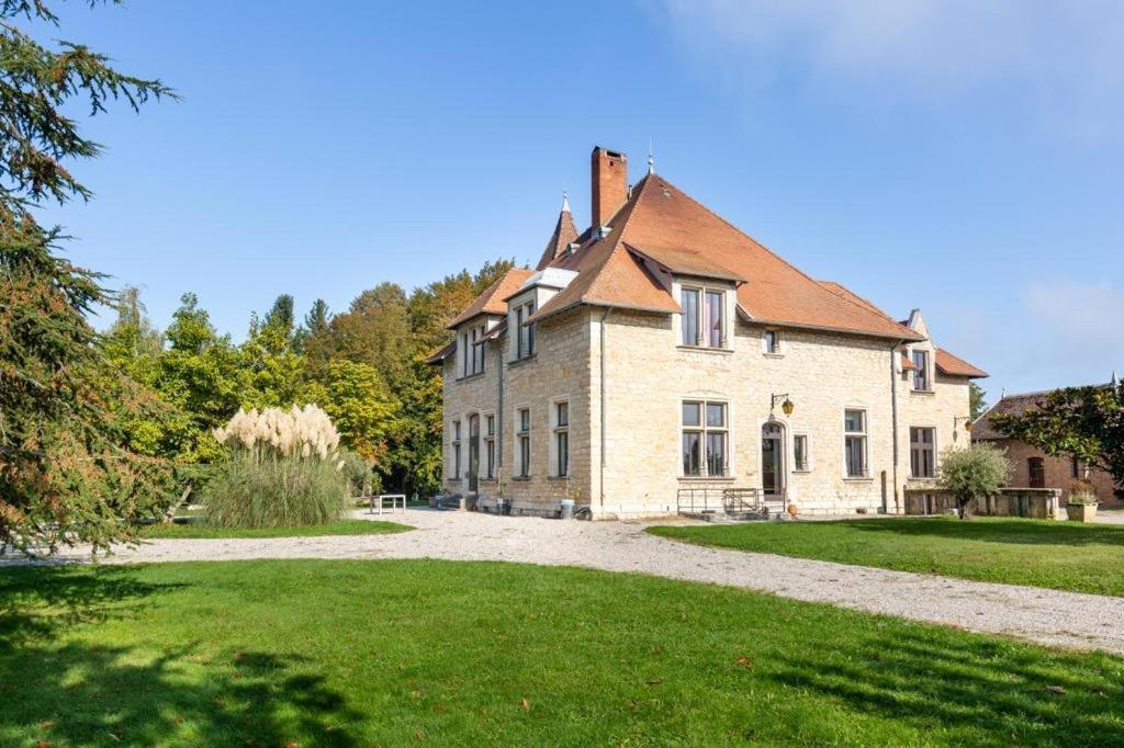 Chambres Au Chateau Du Mouillat Saint-Clair-de-la-Tour ภายนอก รูปภาพ