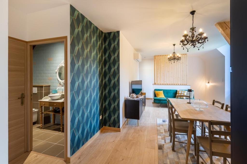 Chambres Au Chateau Du Mouillat Saint-Clair-de-la-Tour ภายนอก รูปภาพ