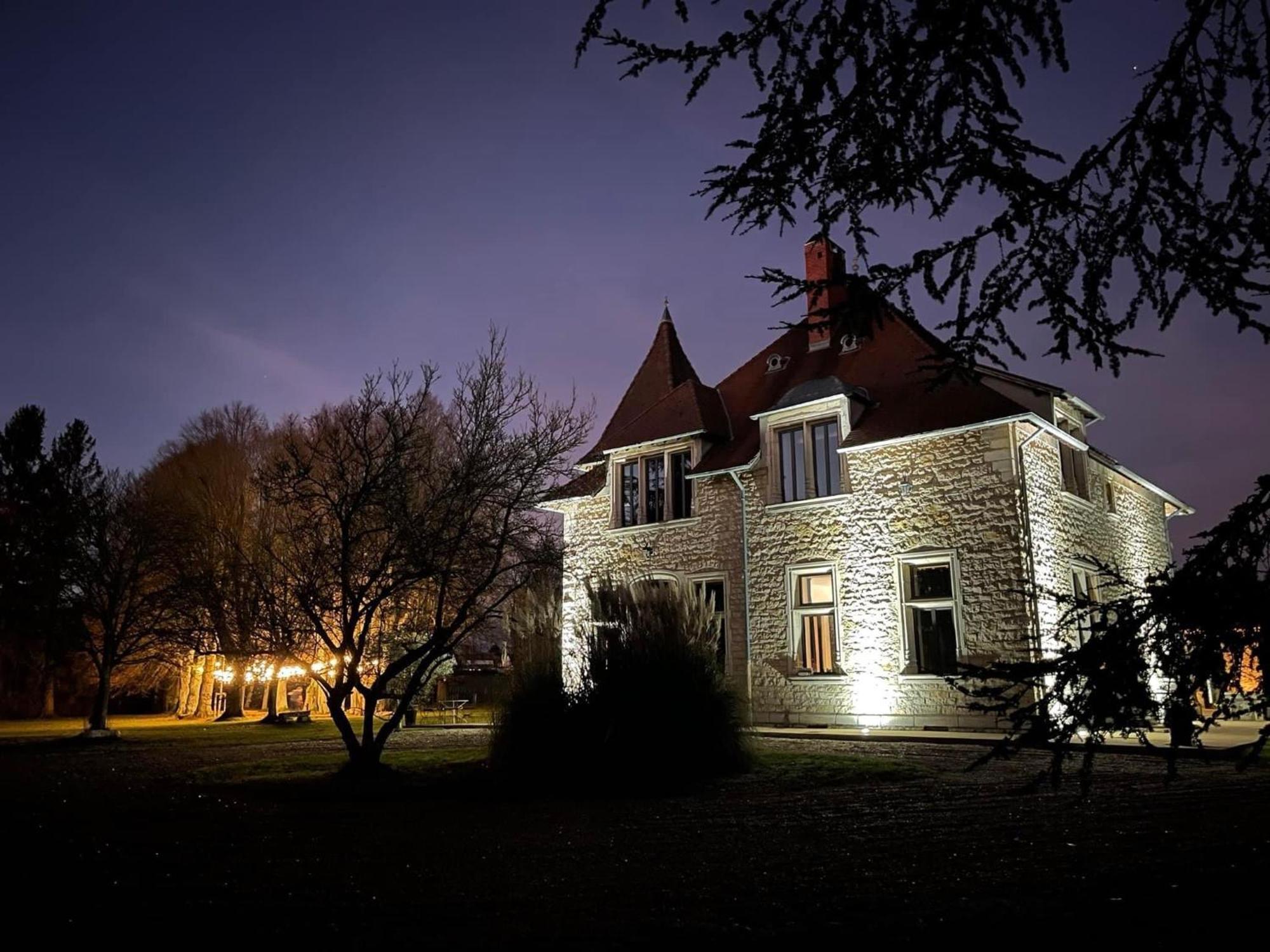 Chambres Au Chateau Du Mouillat Saint-Clair-de-la-Tour ภายนอก รูปภาพ